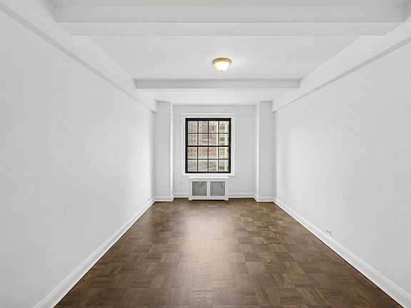 3rd image of 160 W 71st St APT 7T