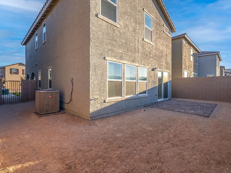 9256 Innot Ave — Photo 32