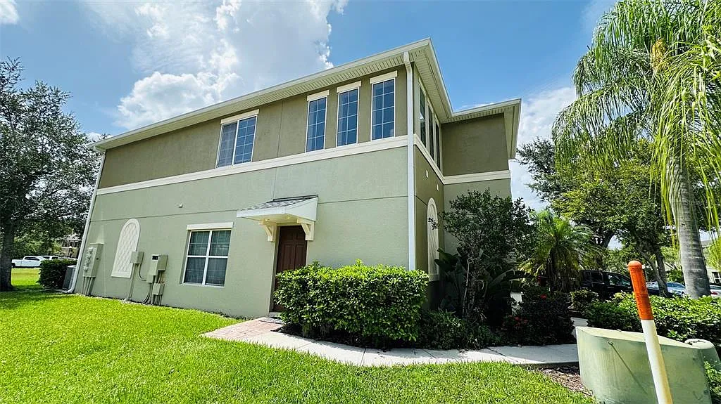 3 bed, 2.5 bath, 1691 sqft, $2,200 — Photo 4