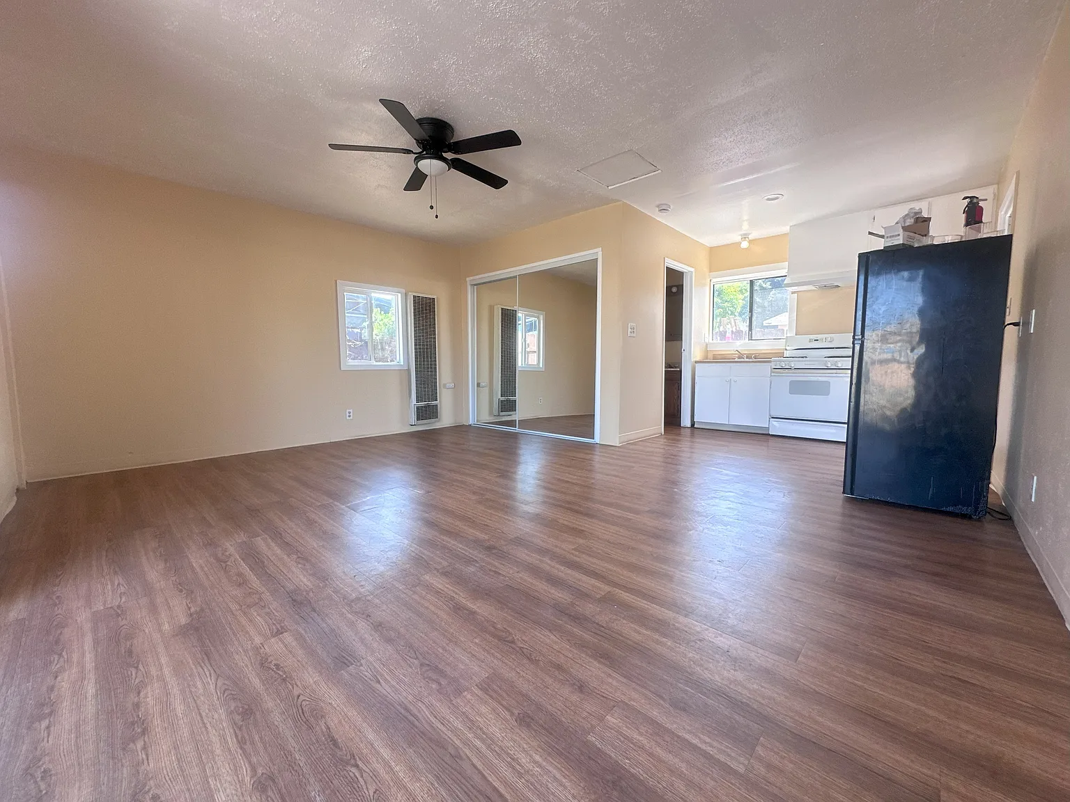 Studio, 400 sqft, $1,850 — Photo 2