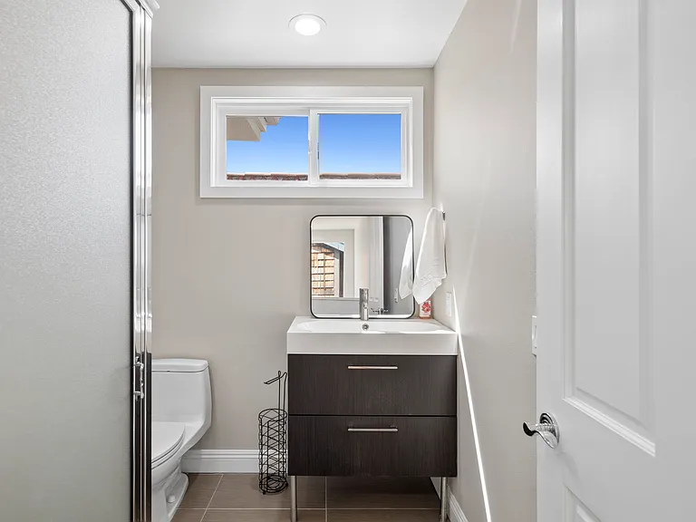 708 Iris Ave — Photo 15