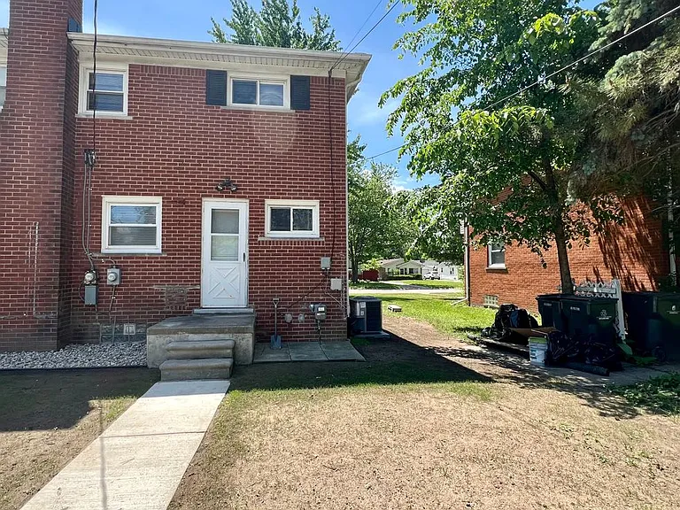 20351 E Eight Mile Rd — Photo 3