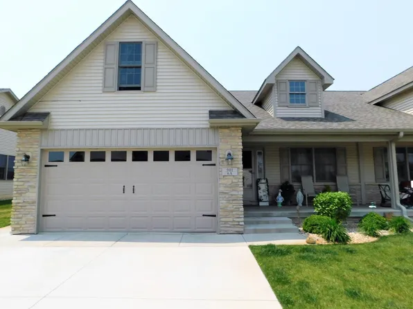 901 9th St SW #6A, Demotte, IN 46310