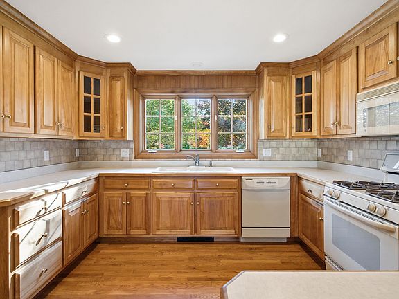 5th image of 24 Locke Road