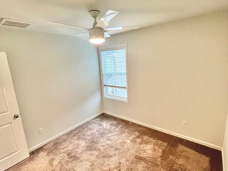 108 Horncastle Ct — Photo 30