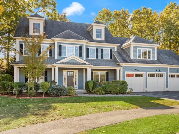 10 Willard Cir, Lexington, MA 02421