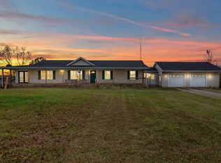 7534 Robins Rd, Hillsdale, MI 49242