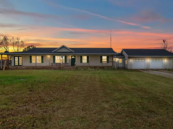 7534 Robins Rd, Hillsdale, MI 49242