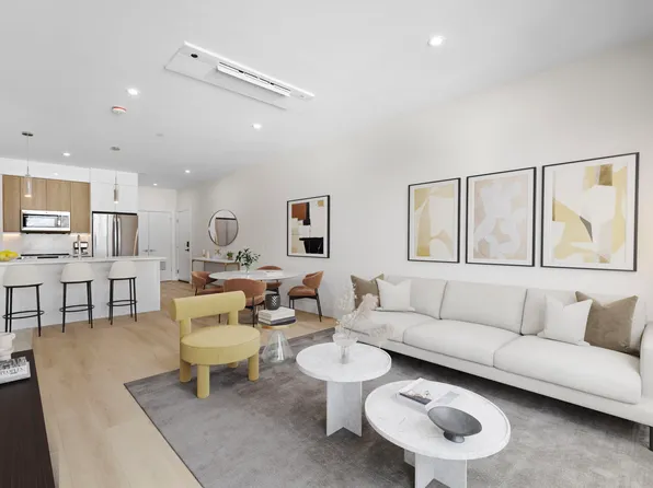 4525 Bergenwood Avenue image 9 of 74