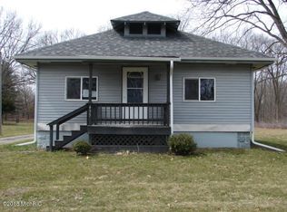 435 30th St N, Springfield, MI 49037