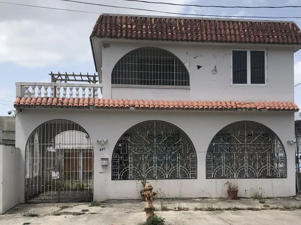 Urb Santa Cruz E #21, Bayamon, PR 00961