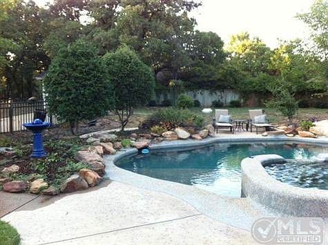 4th image of 1325 Melody Ln