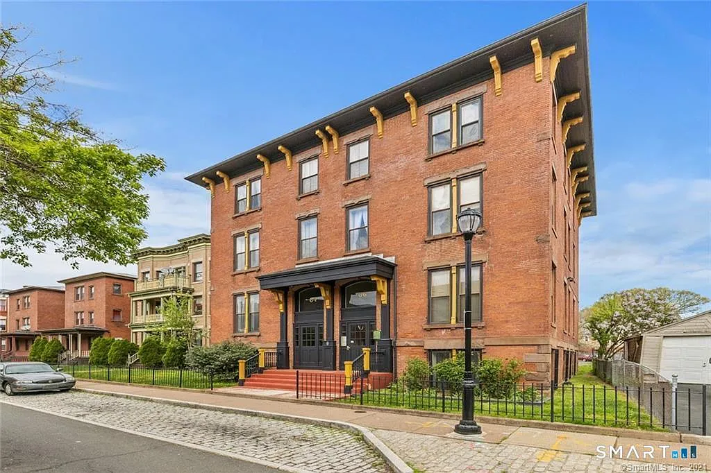 1 bed, 1.0 bath, 575 sqft, $1,200 — Photo 1