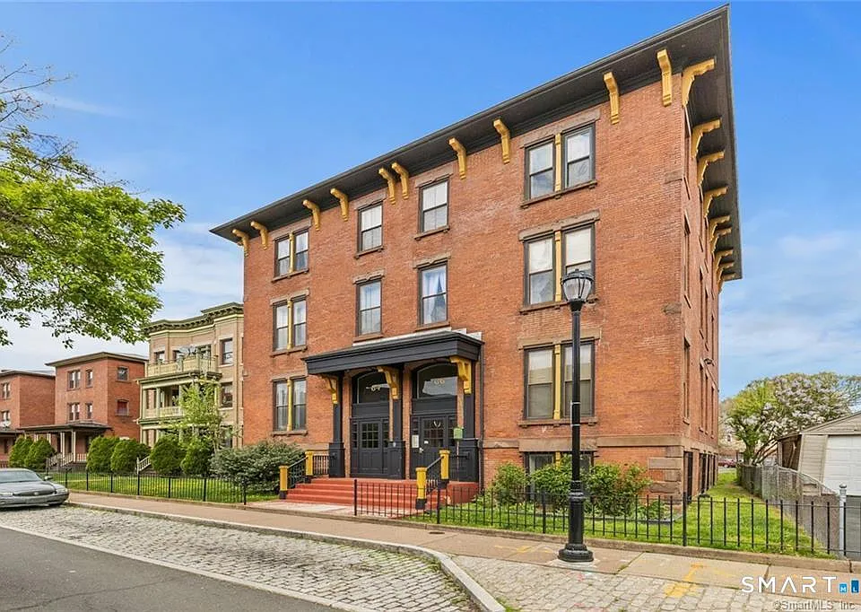 64-66 Congress St #203