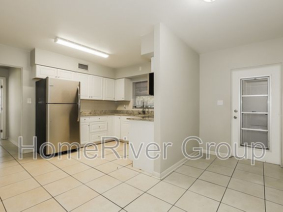 4th image of 709 Piedmont Dr SE