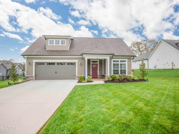 121 Cedar Branch Trl, Lenoir City, TN 37772