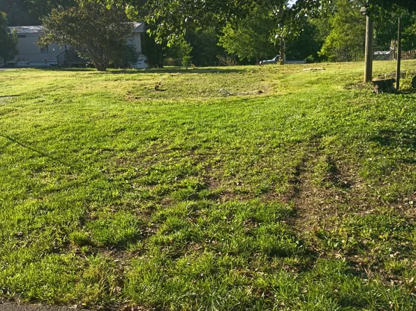 125 Zina Ln, Maryville, TN 37801