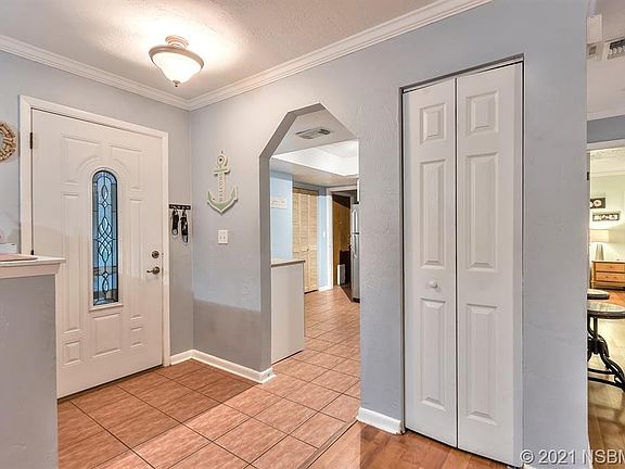 2nd image of 2937 Woodland Dr