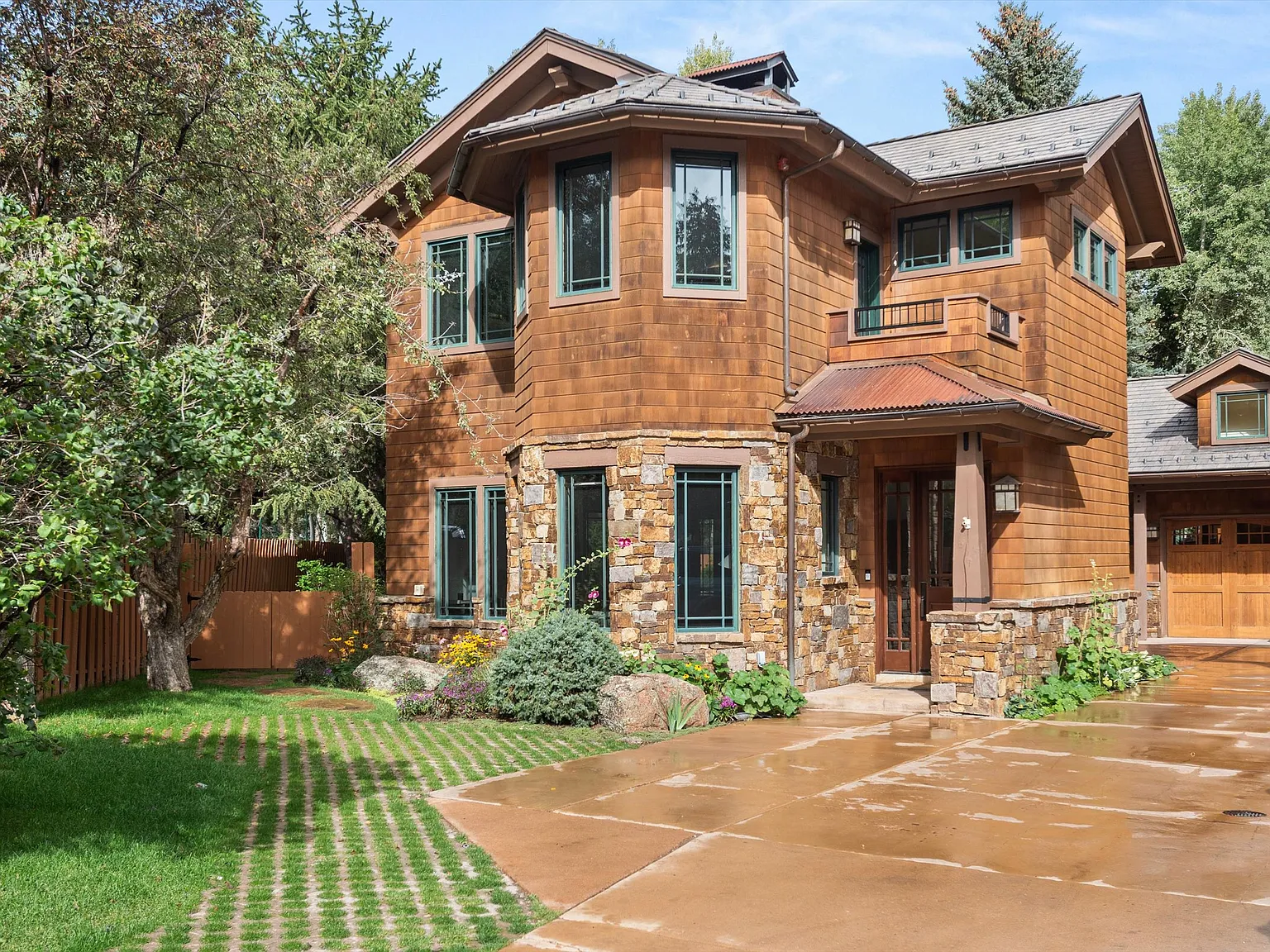 4 bed, 4.5 bath, 4018 sqft, $50,000 — Photo 1