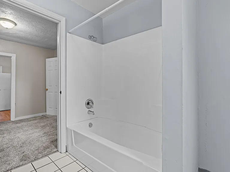 2936 N Hanley Rd — Photo 22