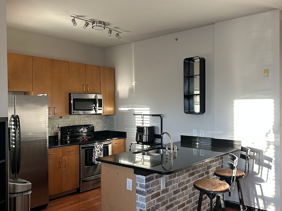 1st image of 5300 Peachtree Rd Unit 3202