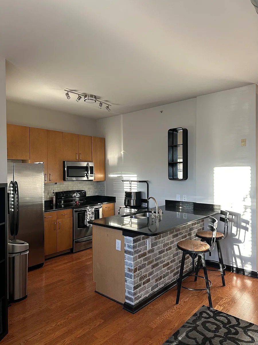 Building Photo - 5300 Peachtree Rd #3202