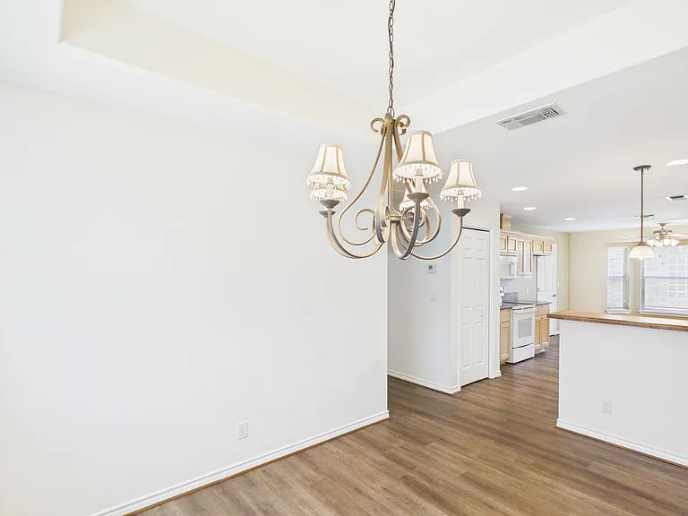 1721 Cherrywood Dr — Photo 10