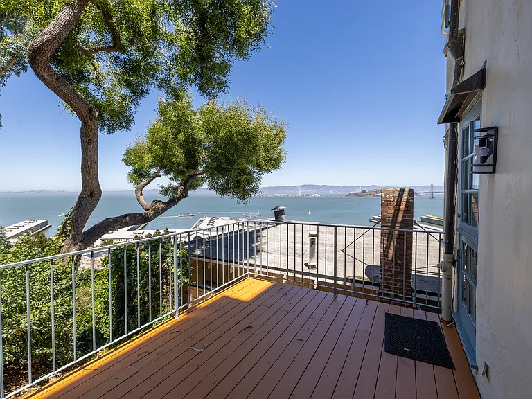 348 Greenwich St — Photo 3
