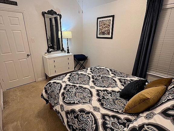 3rd image of 1907 Laurel Oak Ct