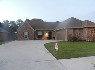 622 Southlake Circle, Youngsville, LA 70592