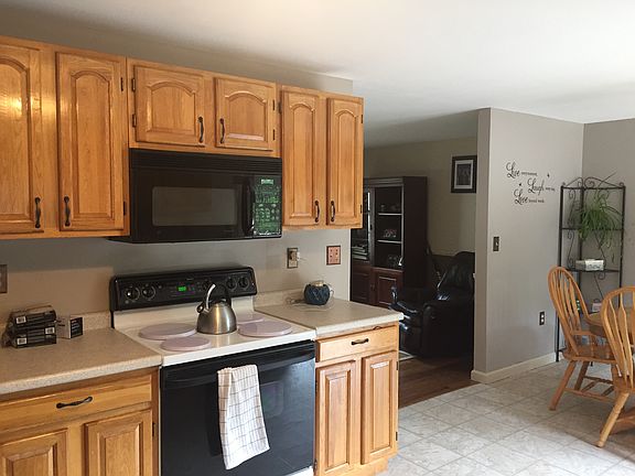 4th image of 35 Jefferson Dr
