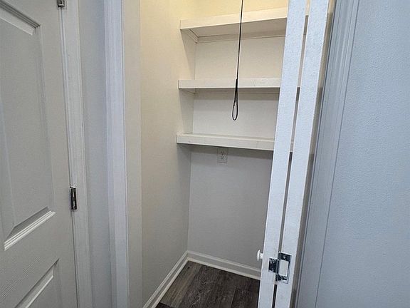 3rd image of 2117 W 19th St
