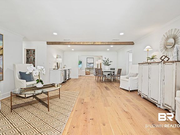 4th image of 153 Laurel Ave