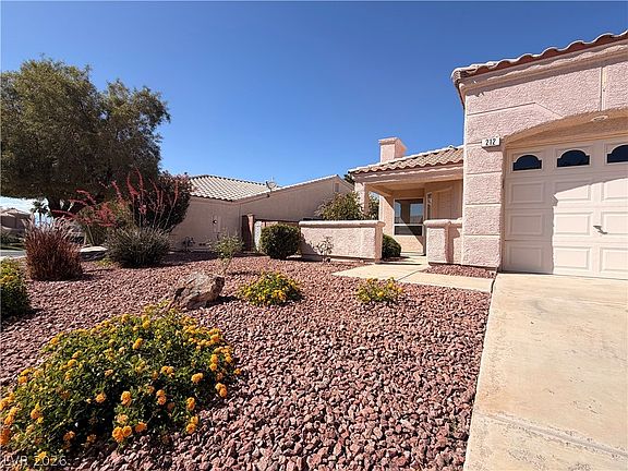 3rd image of 212 Horizon Peak Dr