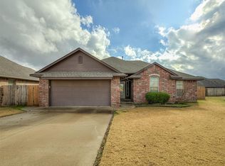11624 SW 18th St, Yukon, OK 73099