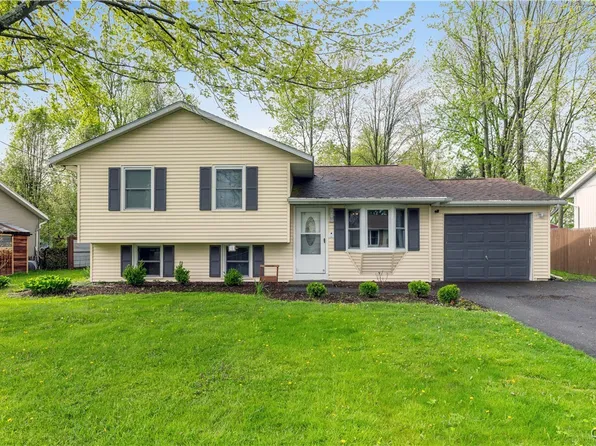 513 Fay Ln, Minoa, NY 13116