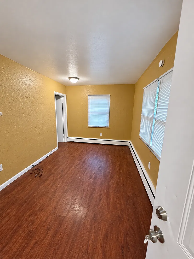 2702 Maryland Ave — Photo 2