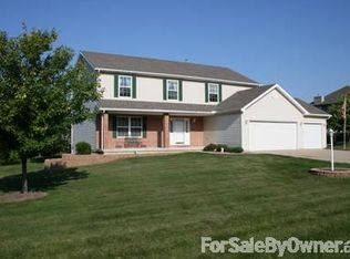 207 Elizabeth Pointe Dr, Metamora, IL 61548