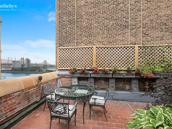 444 East 52nd Street PHN image 3 of 32