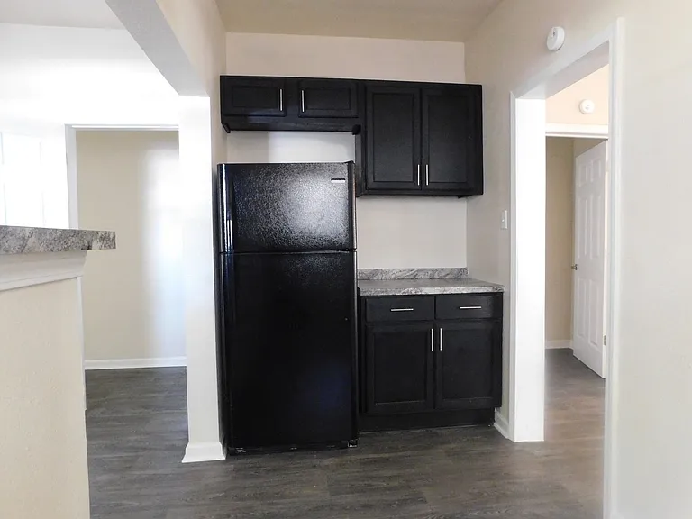 1608 Bois D Arc St — Photo 5