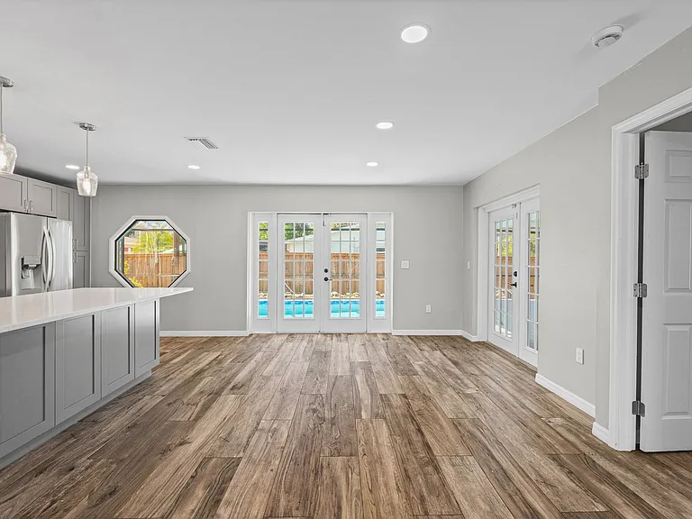 240 Eider Rd — Photo 9