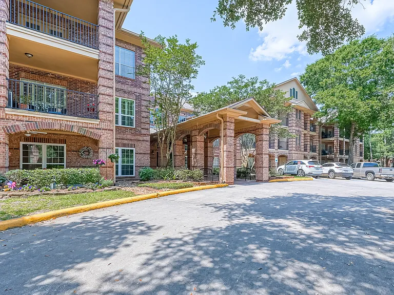 2803 Kings Crossing Dr #112 — Photo 26