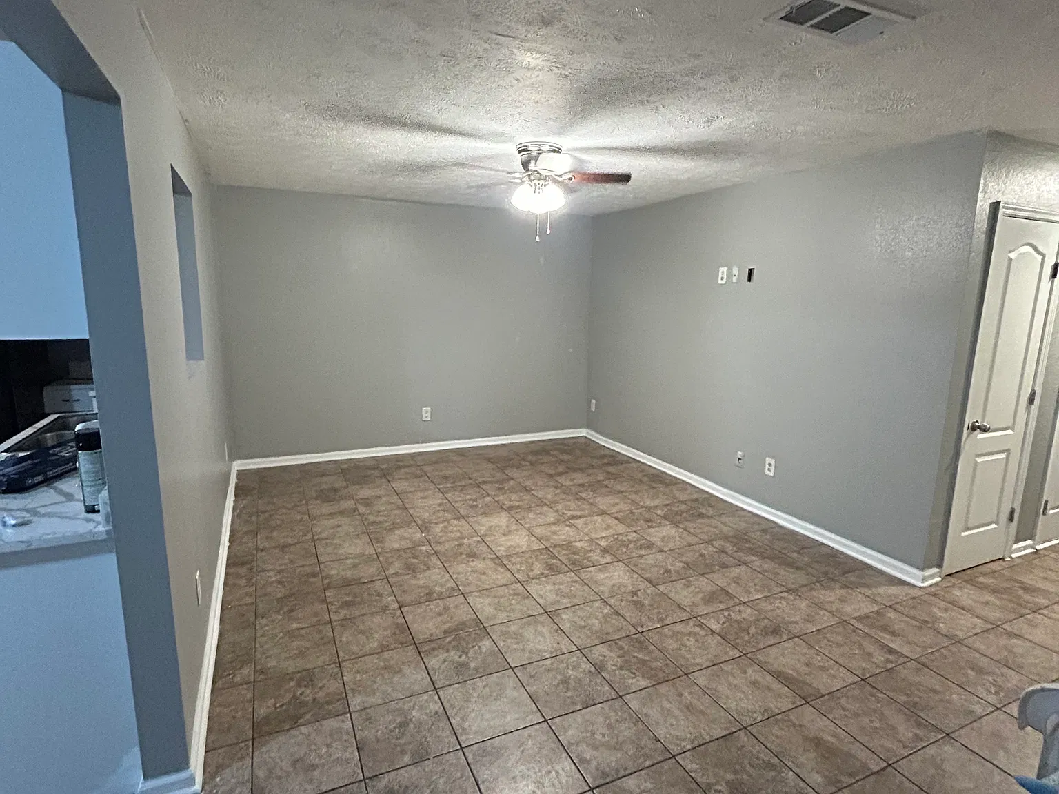 Nixon Way, La Vergne — Photo 4