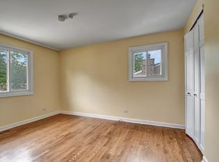 630 Clover Ln, Schaumburg, IL 60193