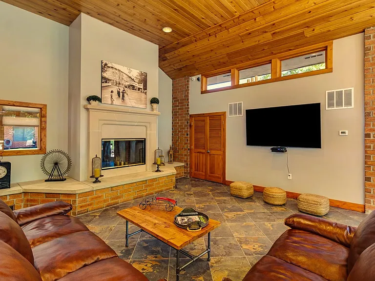 Parkridge Apartments — Photo 6