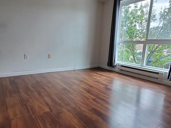 2nd image of 2818 Grand Ave