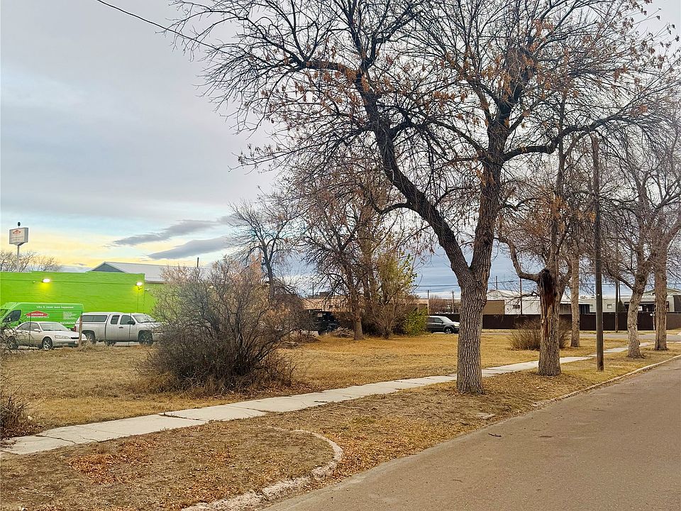 1st image of 226 8th Ave S