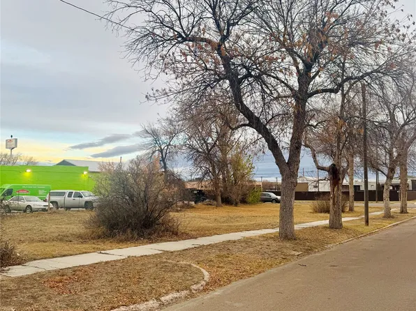 226 8th Ave S, Great Falls, MT 59405