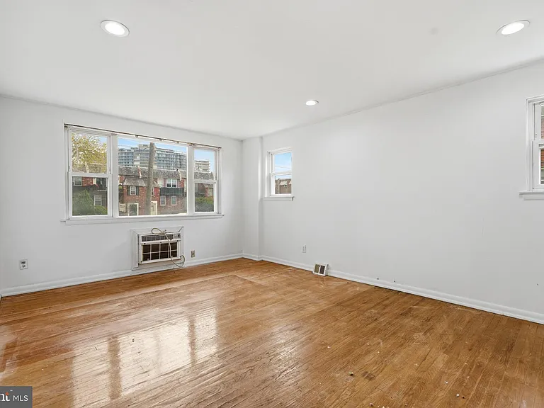 3953 Lankenau Ave #B — Photo 4
