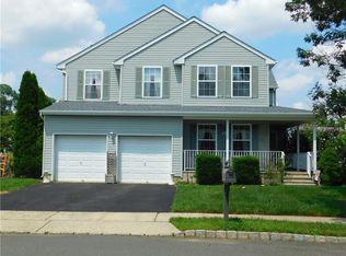 25 Madison Dr, Helmetta, NJ 08828